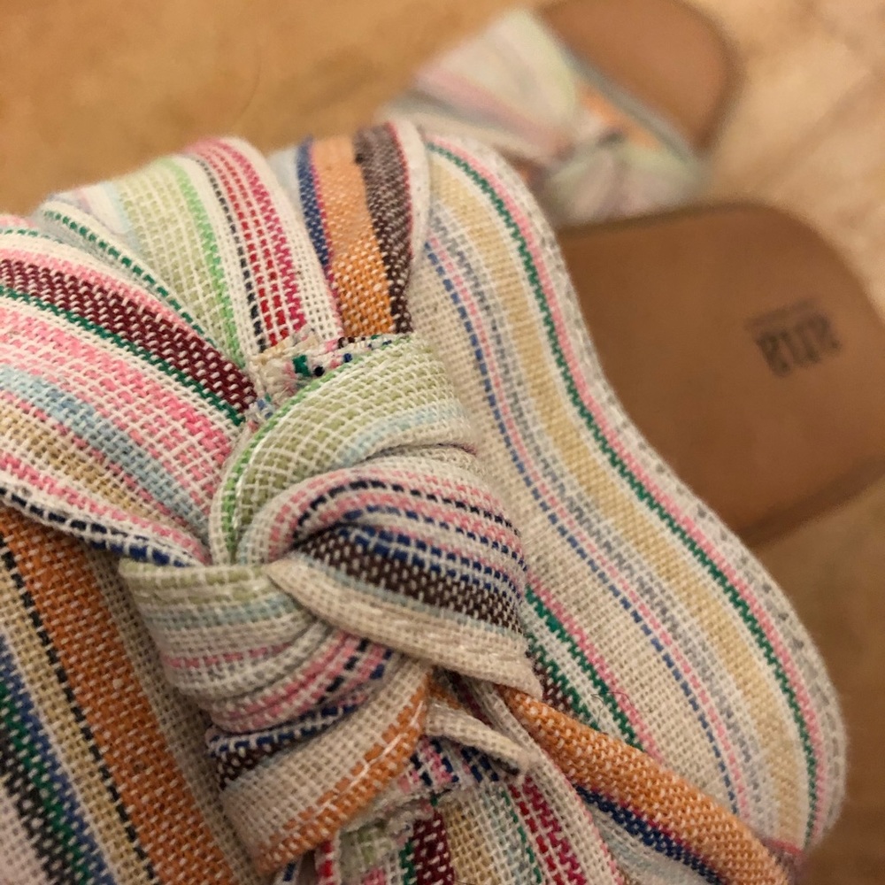 Patterned Sandals - Picture 3 of 3